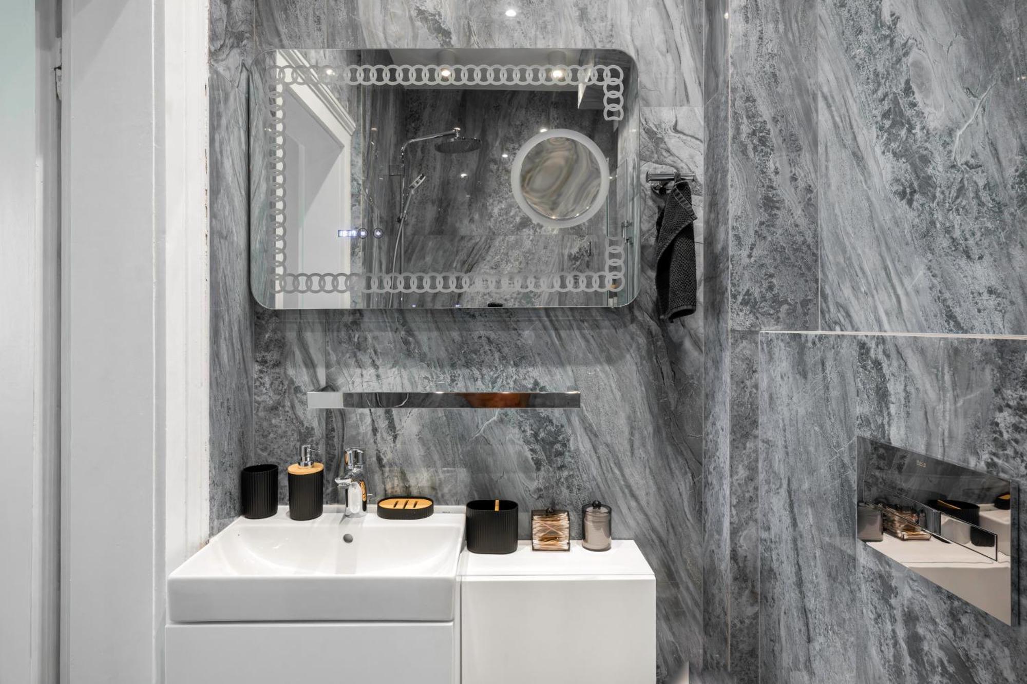 Urban Charm & Comfort - Chic 2Bd In Prime Location By Flat Mаnager صوفيا المظهر الخارجي الصورة